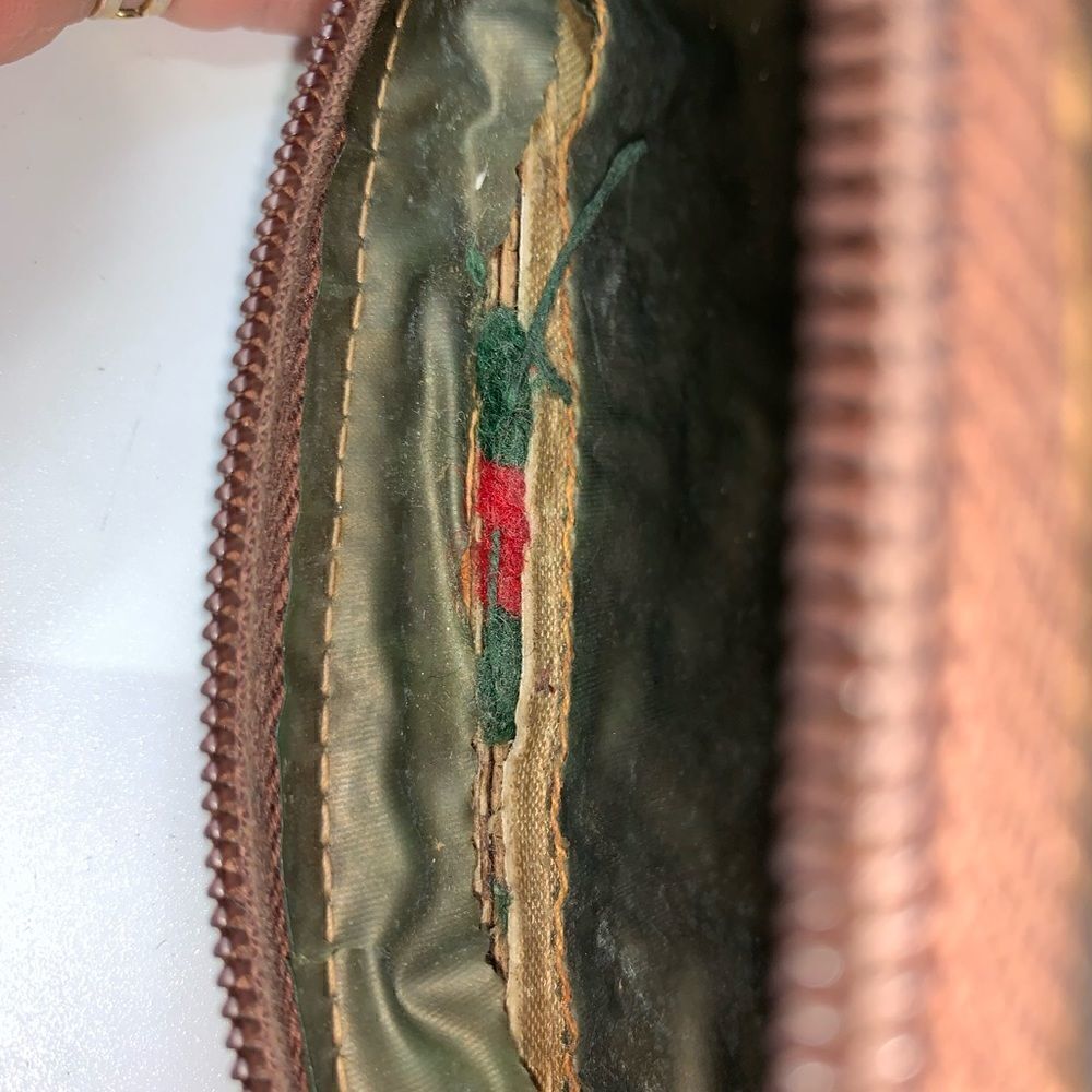 Authentic GUCCI Toiletry Clutch Bag - Picture 9 of 14